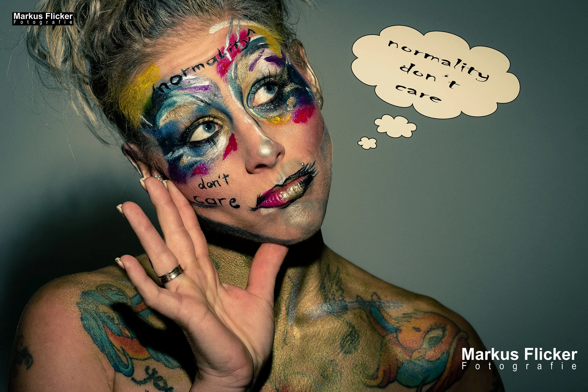 Extreme Avant Garde Make Up Female Model Studio Fotostudio Fotosession mit Make Up Artist