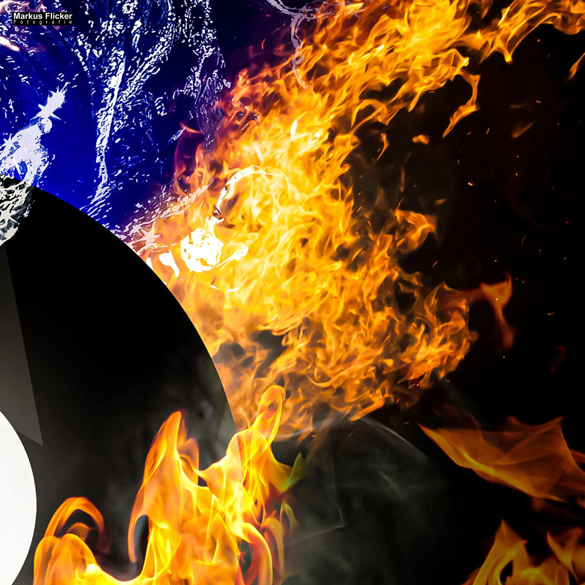 Billard Kugel schwarze Acht Feuer und Eis Bildbearbeitung Adobe Photoshop Compositing