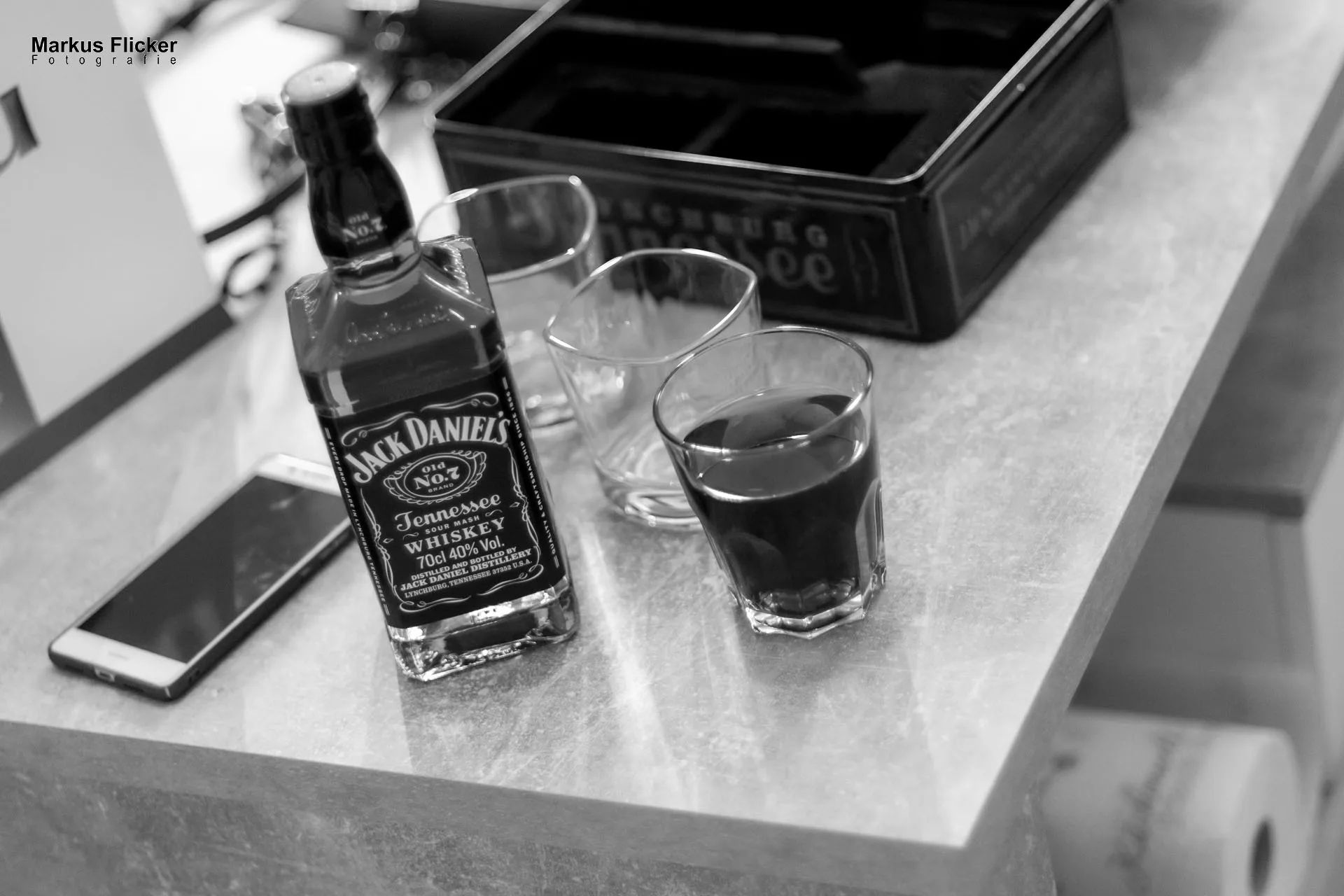 Girl / Girl Fotoshooting mit Female Models Elisa und Marietta Dessous Akt Nude im Fotostudio