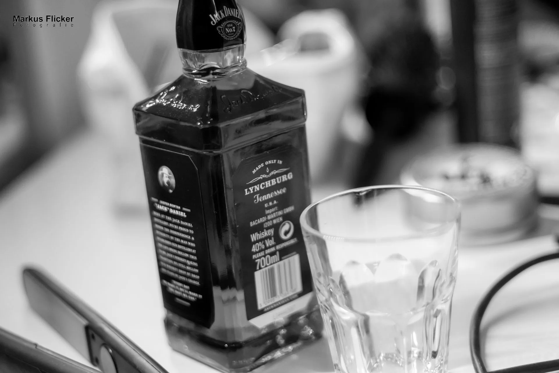 Girl / Girl Fotoshooting mit Female Models Elisa und Marietta Dessous Akt Nude im Fotostudio