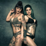 Girl / Girl Fotoshooting mit Elisa und Marietta Dessous Akt Nude im Fotostudio