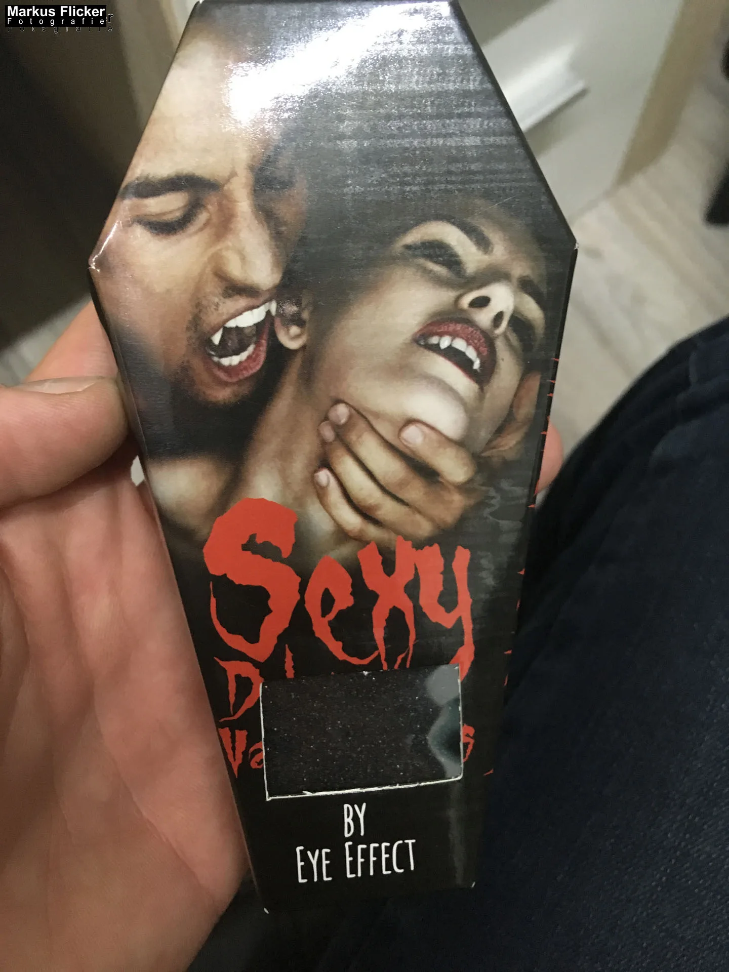 Sexy Crazy Halloween im Fotostudio mit viel Blut Fotoshooting Photoshoot Bildideen für Fotografen