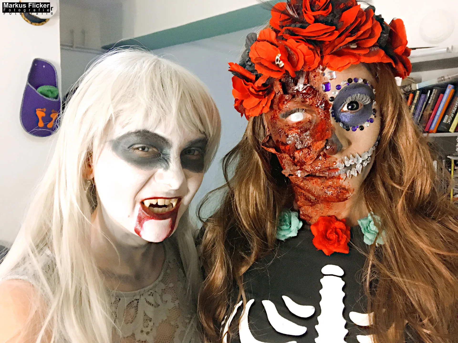 Sexy Crazy Halloween im Fotostudio mit viel Blut Fotoshooting Photoshoot Bildideen für Fotografen