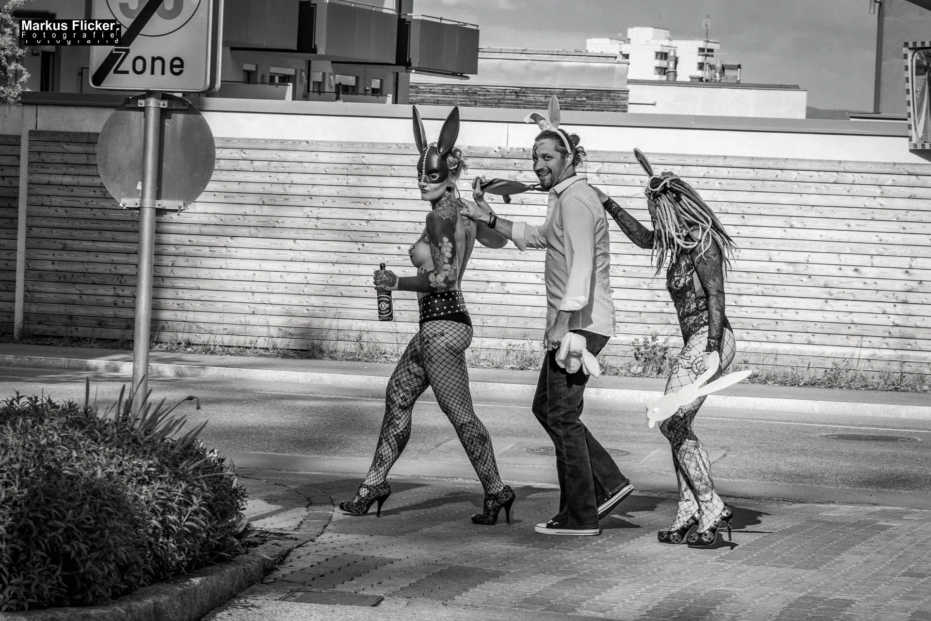 Sexy Provokant Ostern im Fotostudio Fotos Slideshow Portfolio Fotos GGM FFM mit verrückten Outfits