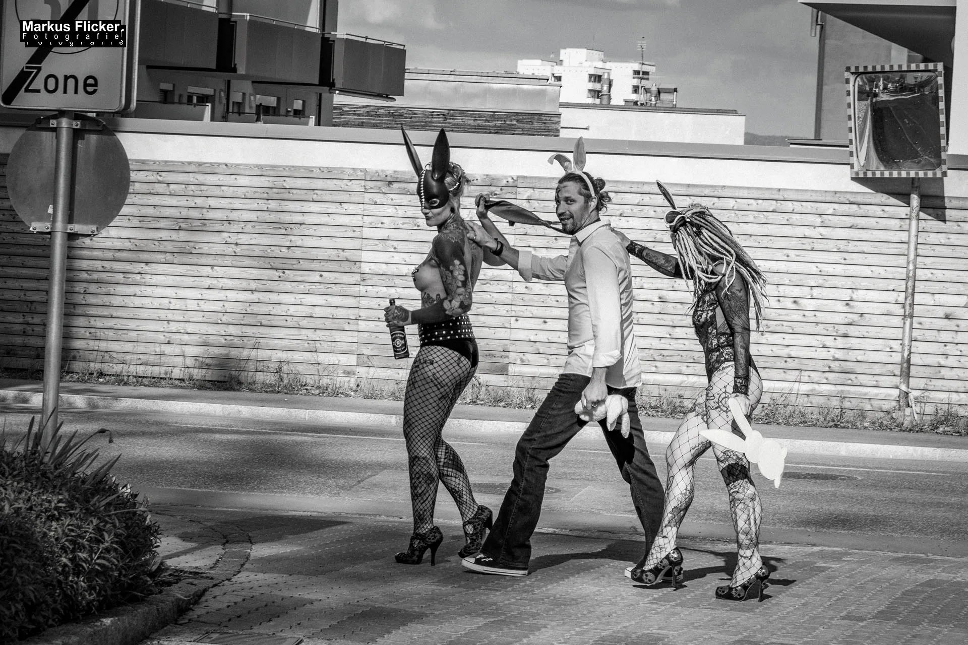 Sexy Provokant Ostern im Fotostudio Fotos Slideshow Portfolio Fotos GGM FFM mit verrückten Outfits