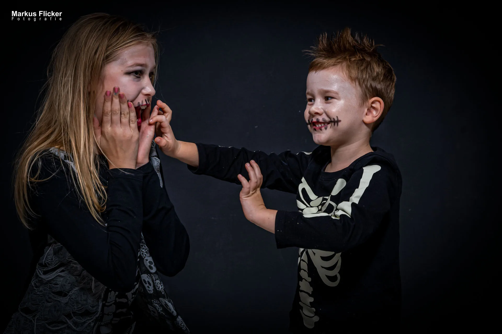 Fotoshooting Halloween im Fotostudio Bildideen Bildbearbeitung Hexen, Geister, Zombies, Clowns, Vampire mit Kinder und Erwachsene... Adobe Photoshop