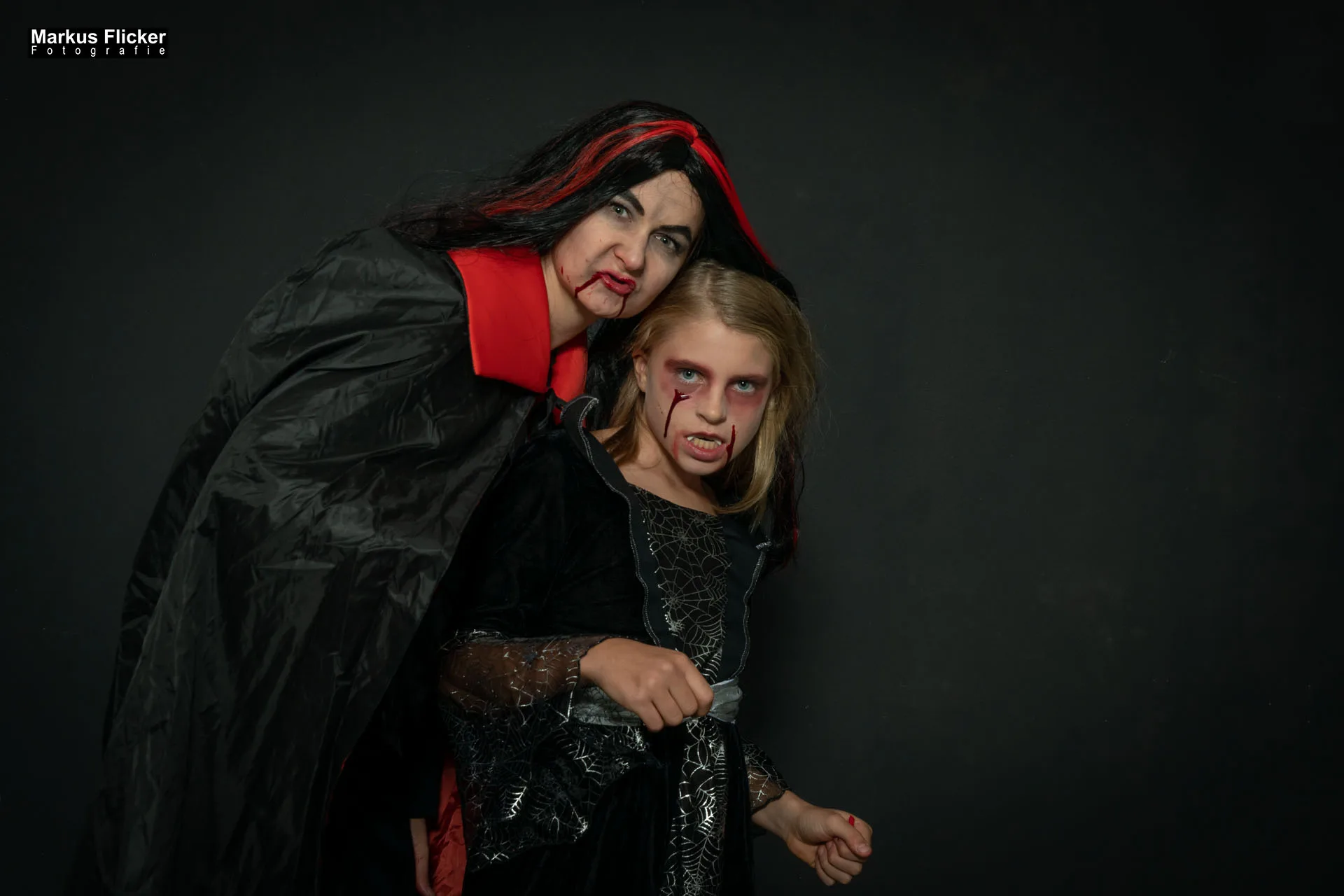 Fotoshooting Halloween im Fotostudio Bildideen Bildbearbeitung Hexen, Geister, Zombies, Clowns, Vampire mit Kinder und Erwachsene... Adobe Photoshop