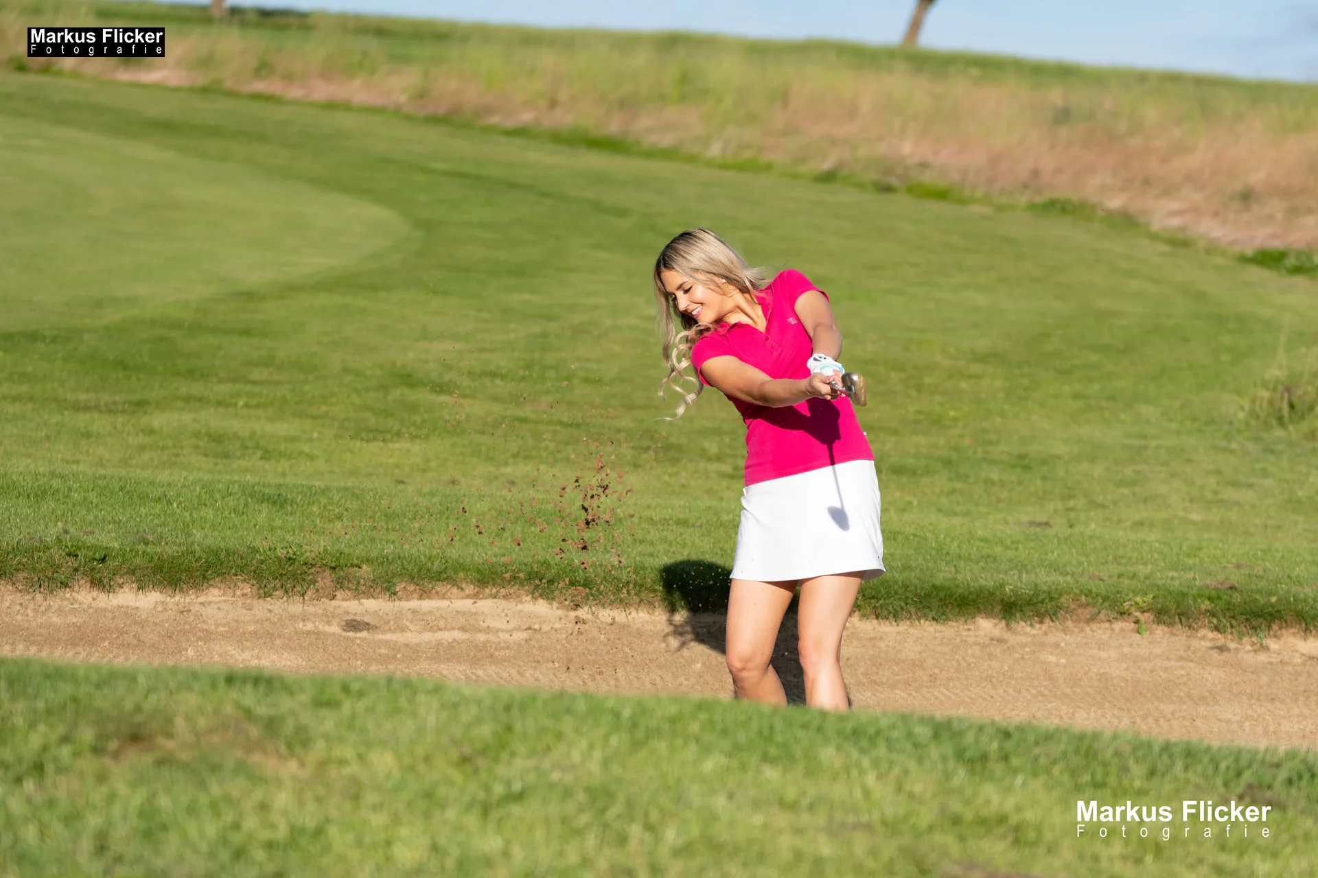 Fotos Golfclub Almenland Golf Fotoshooting Sport Outdoor Female Model Silvia Reisinger am Golfplatz