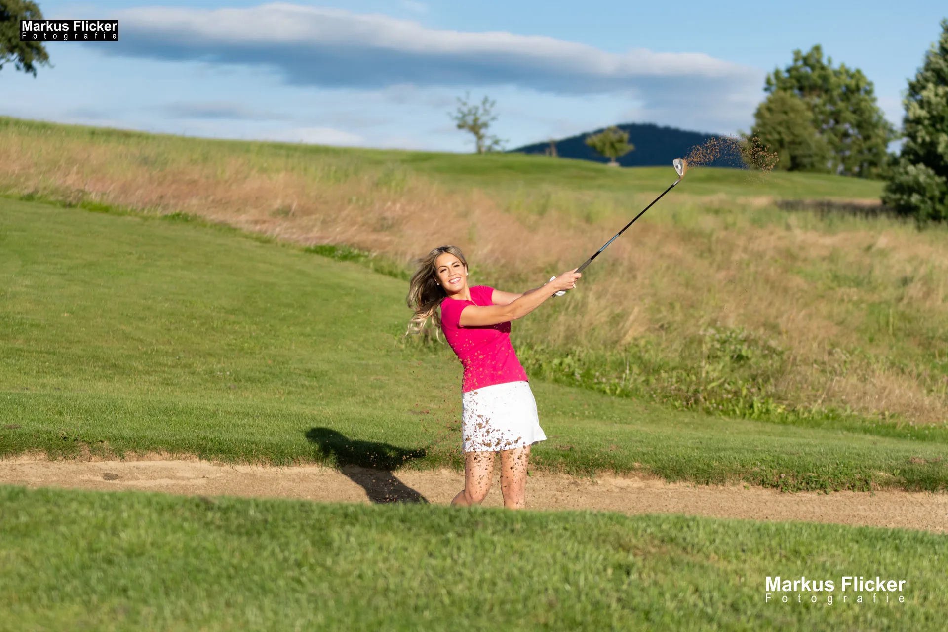 Fotos Golfclub Almenland Golf Fotoshooting Sport Outdoor Female Model Silvia Reisinger am Golfplatz