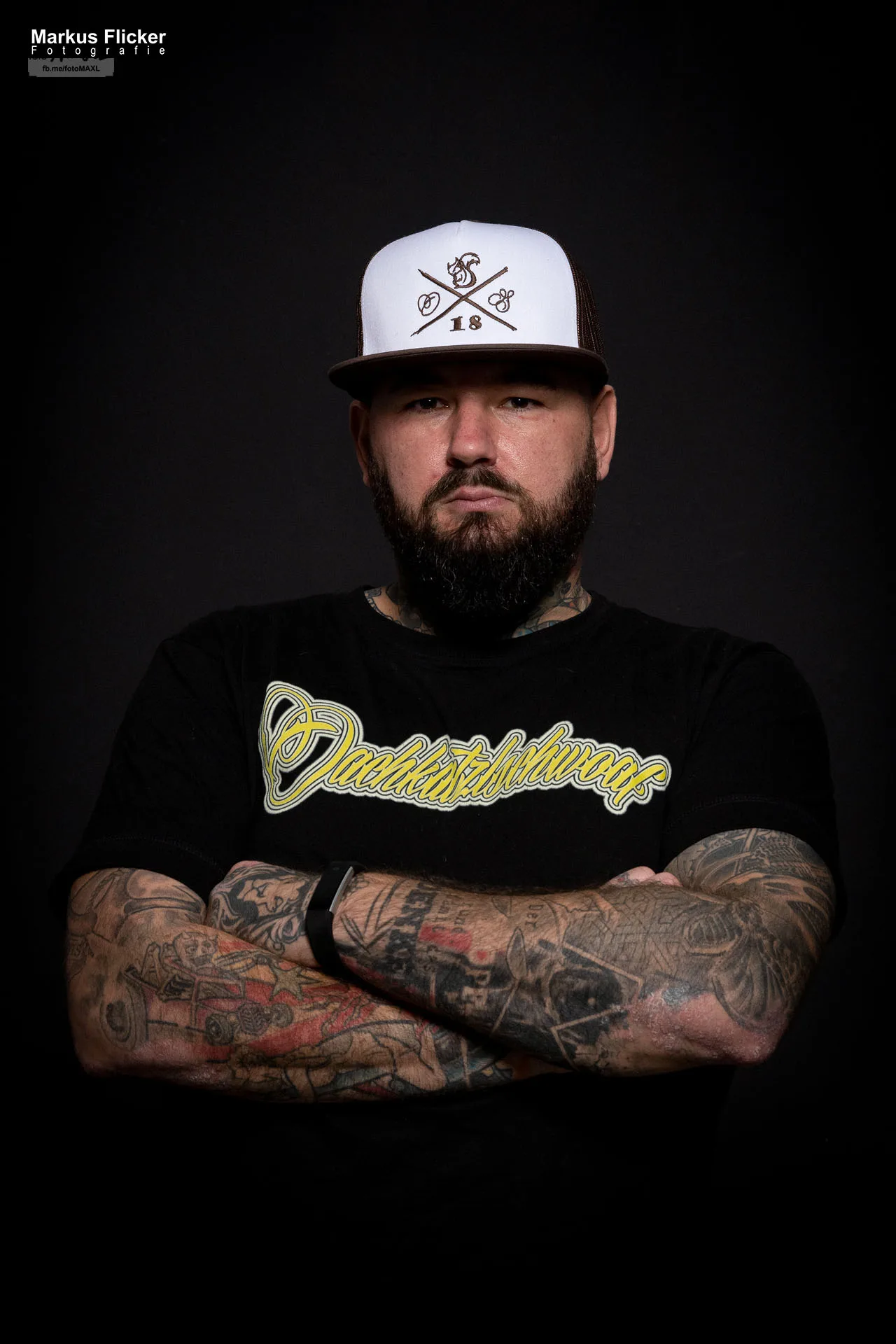 Oachkatzlschwoaf Streetwear Caps & Shirts Produktfotos im Studio inkl. 37 Fototipps für Streetwear