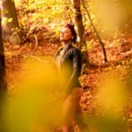 Herbst Akt im Wald mit Marietta