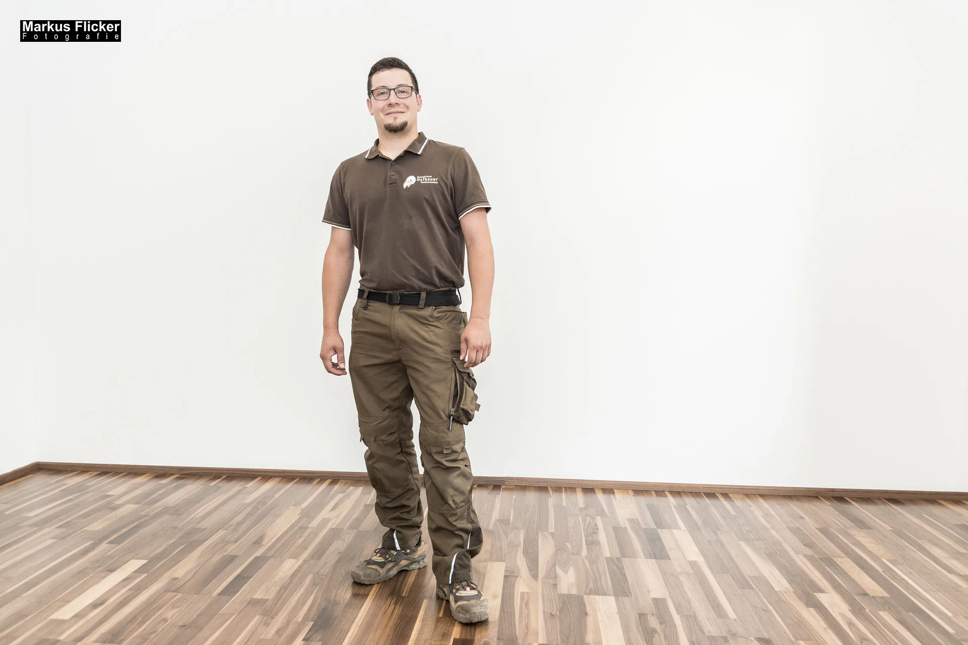 Mobiler Tischlermeister Roland Peter Hofbauer Werbefotos für Druck und Social Media