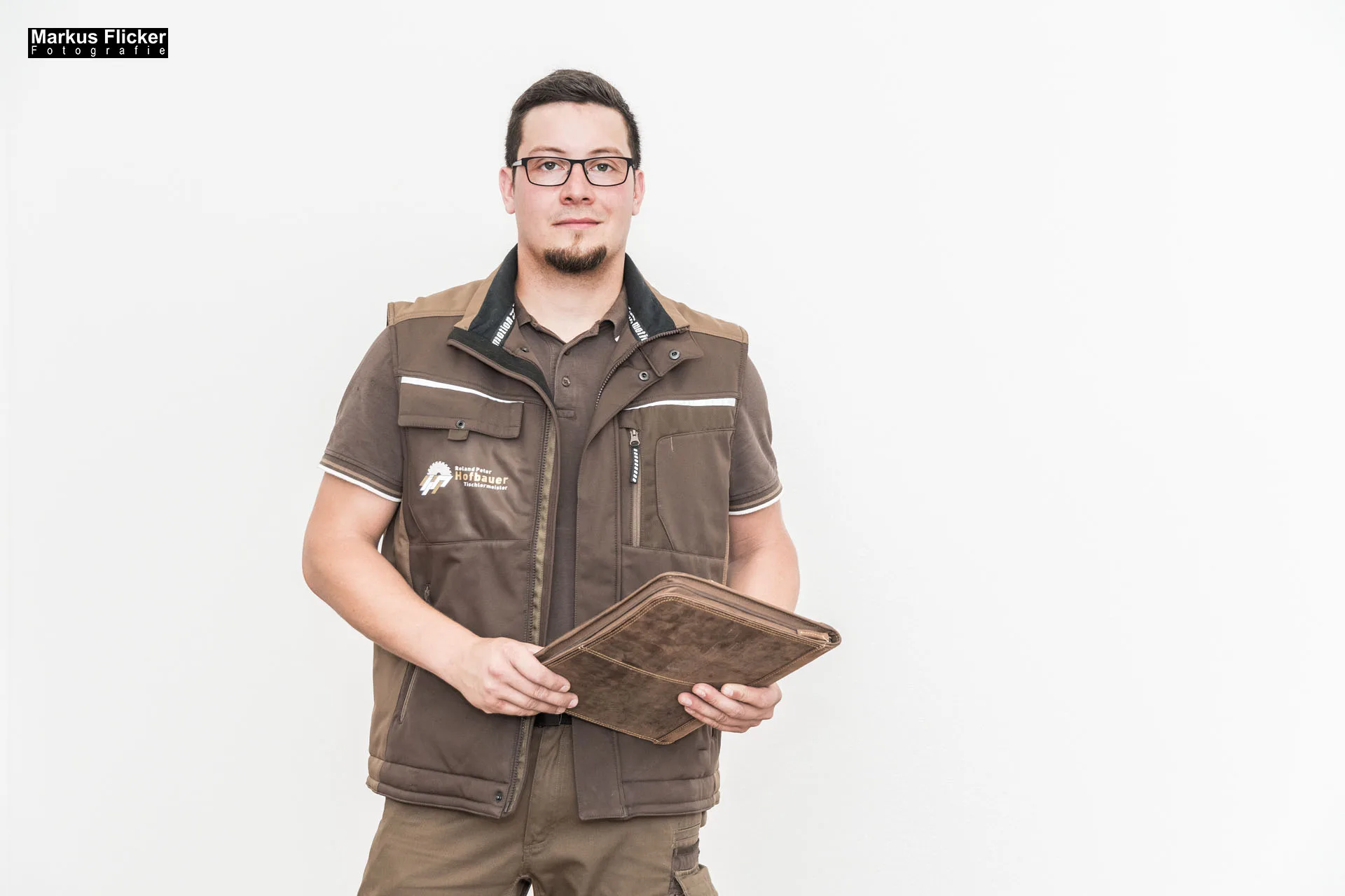 Mobiler Tischlermeister Roland Peter Hofbauer Werbefotos für Druck und Social Media