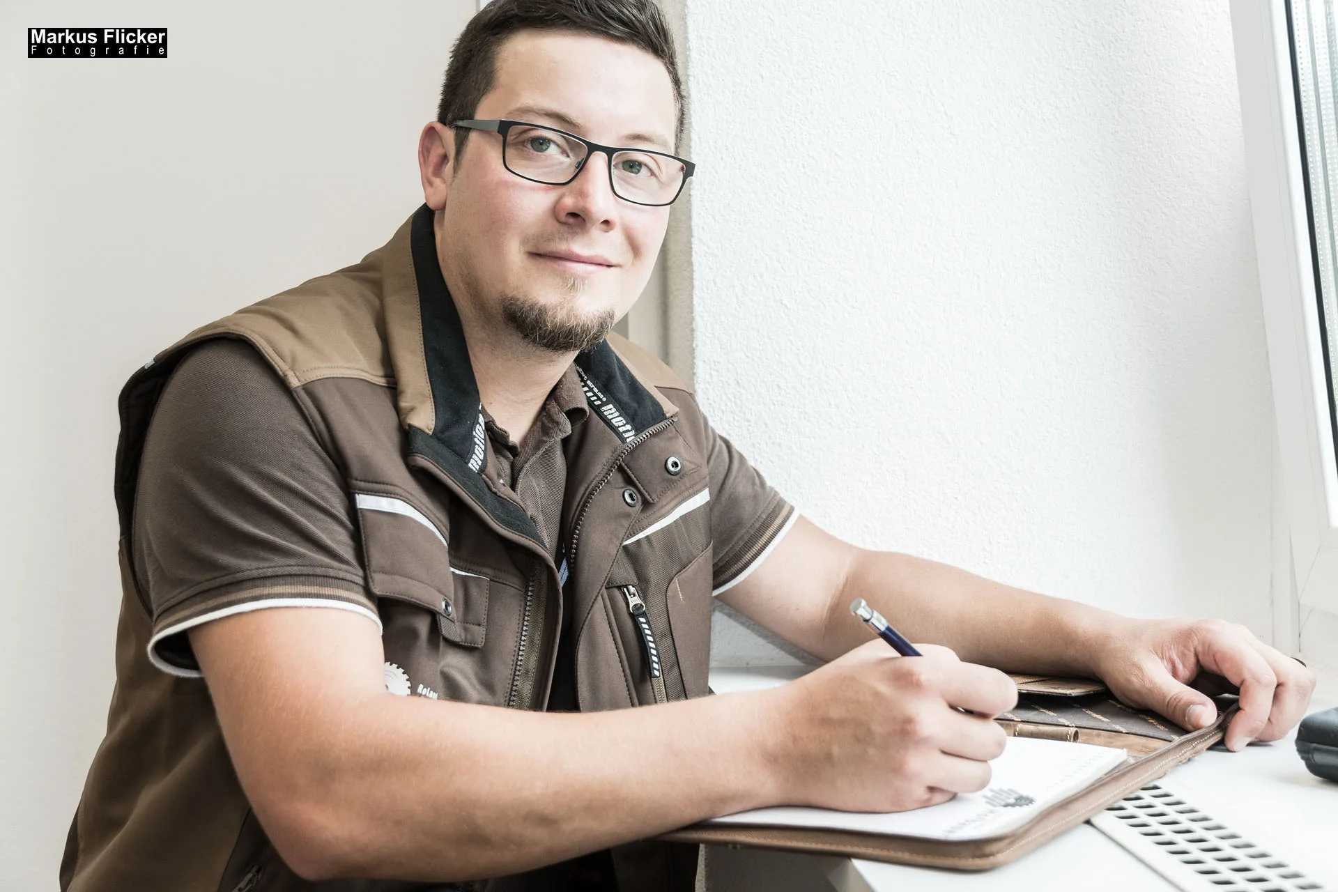 Mobiler Tischlermeister Roland Peter Hofbauer Werbefotos für Druck und Social Media