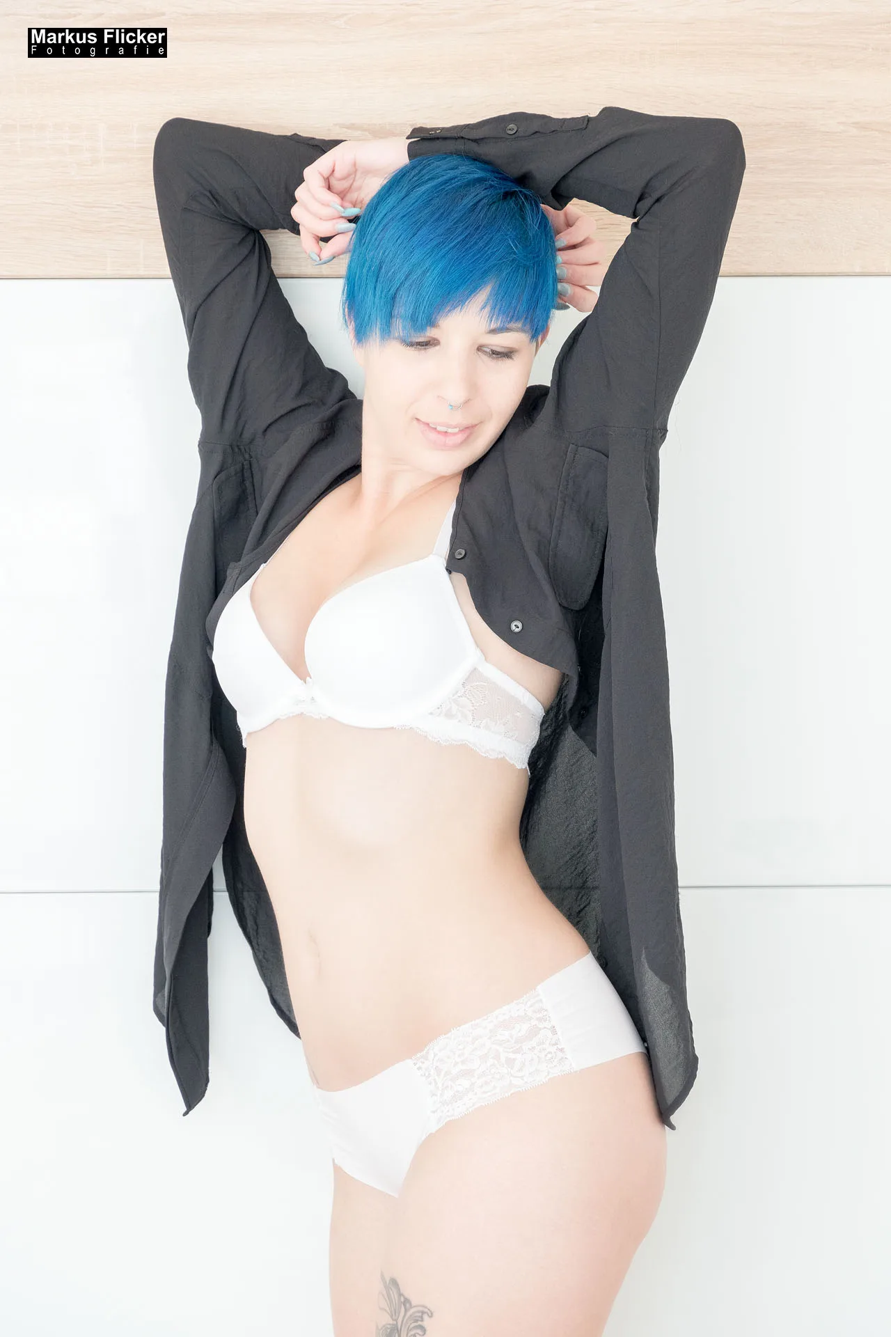 Homeshooting Akt Nude Dessous Female Model Lisa Photoshoot Fotografieren in der eigenen Wohnung