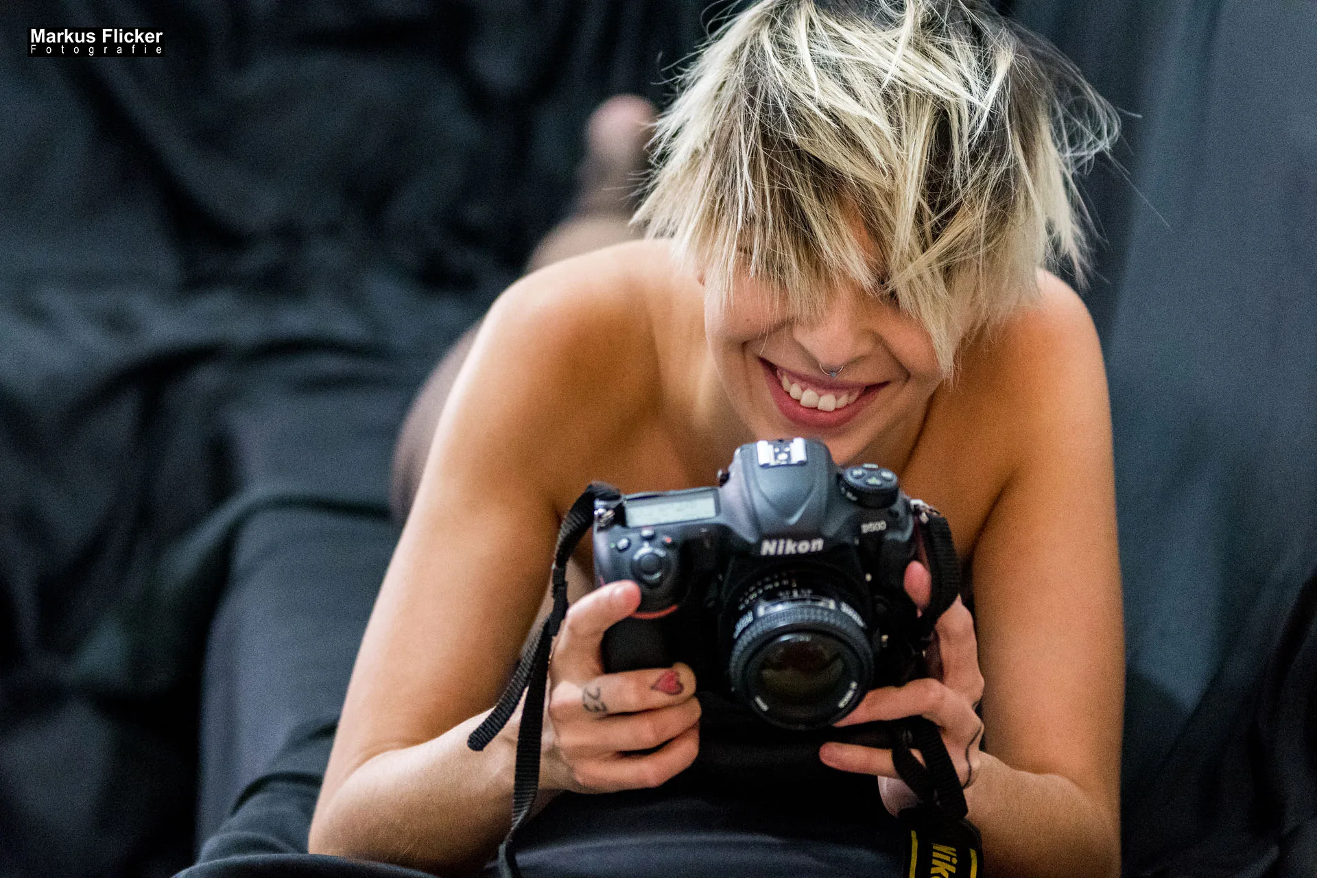 Dessous-, Akt- und Portrait-Fotoshooting im Studio mit Female Model Lisa im Fotostudio