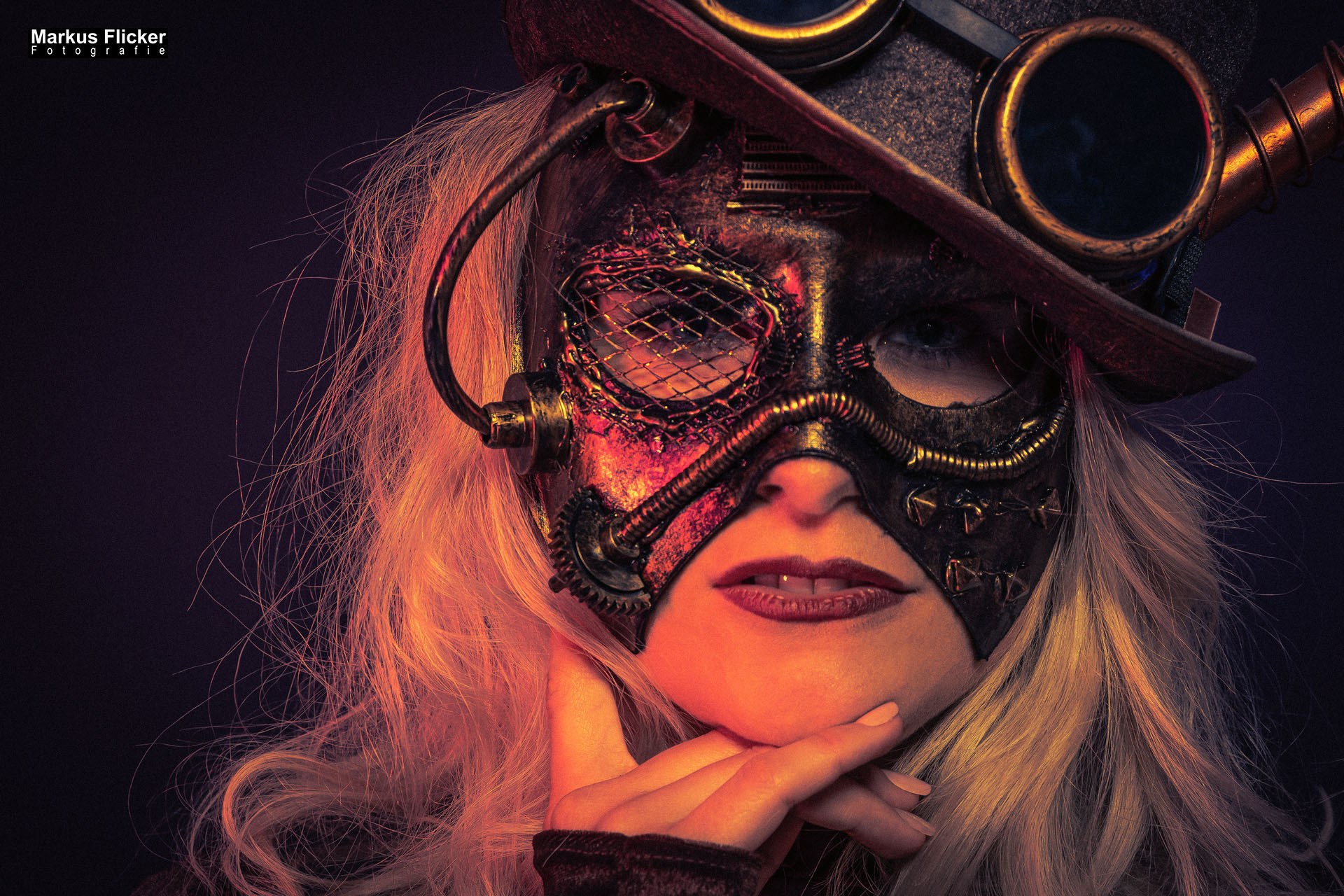 Steampunk Portrait im Fotostudio mit Female Model Sandra Bildbearbeitung Retusche