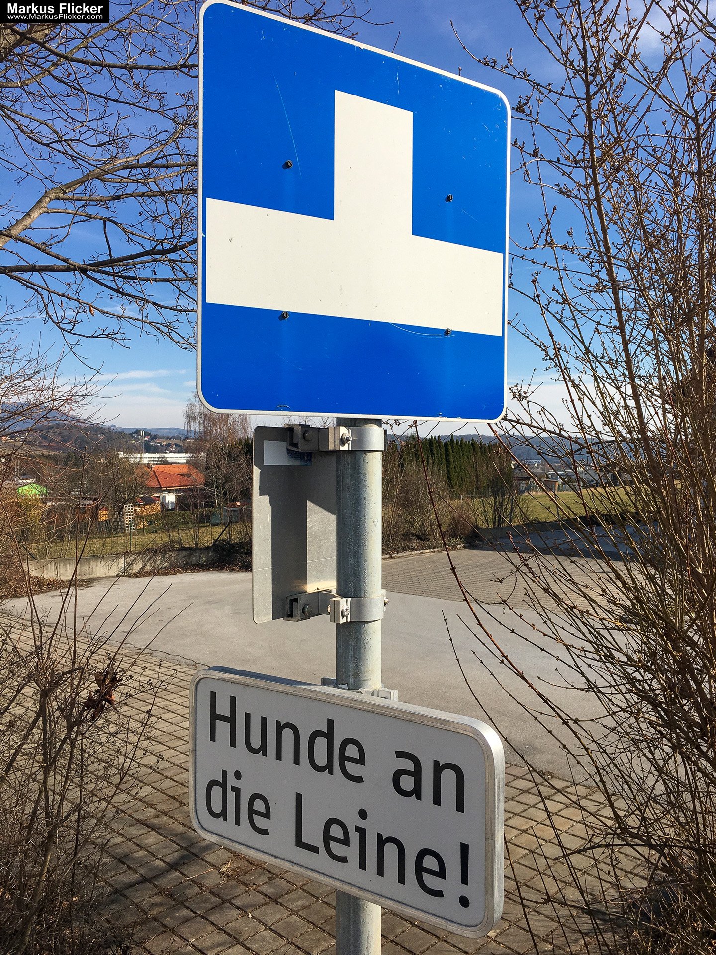 Eine kleine Reise in den eigenen 4 Wänden. Ein Spaziergang in meiner direkten Umgebung. Weiz. Steiermark. Reiseblog. Sucher suchen // Finder finden.