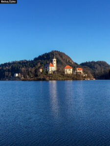 Bled Veldes Feldes in Slowenien mit der Marienkirche auf der kleinen Insel des Bleder Sees