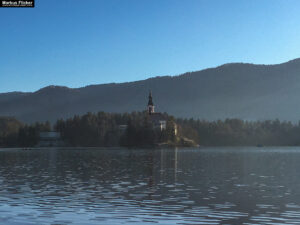 Bled Veldes Feldes in Slowenien mit der Marienkirche auf der kleinen Insel des Bleder Sees