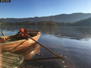 Bled Veldes Feldes in Slowenien mit der Marienkirche auf der kleinen Insel des Bleder Sees