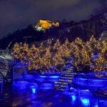 Die Murinsel Graz mit Beleuchtung zur Weihnachtszeit