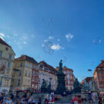 Graz Hauptstadt des südösterreichischen Bundeslandes Steiermark Hauptplatz mit Seifenblasen