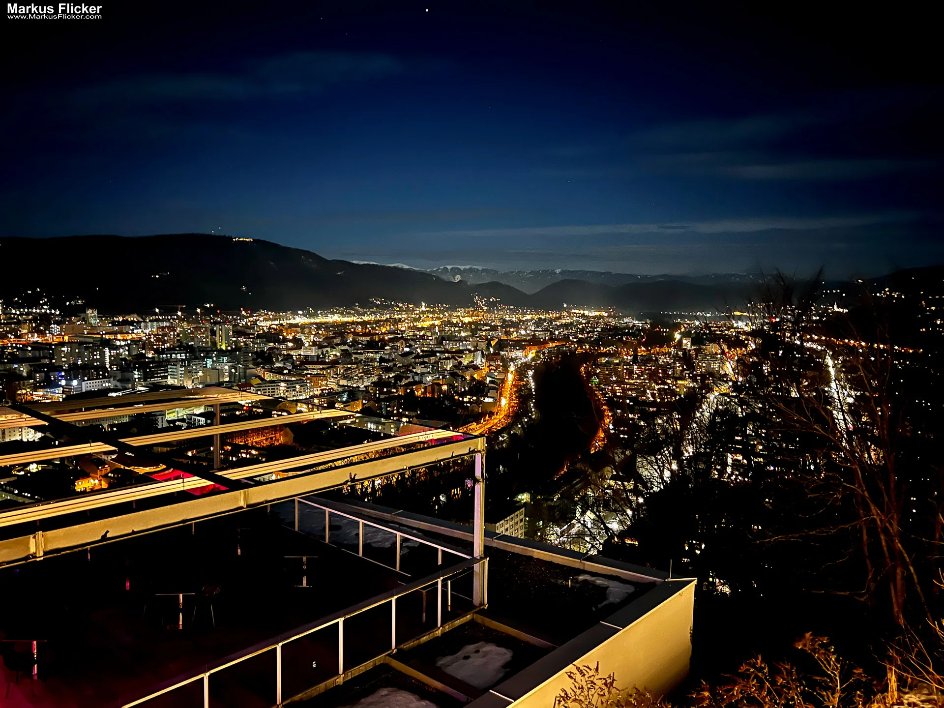 GRAZ HAUPTSTADT DES SÜDÖSTERREICHISCHEN BUNDESLANDES STEIERMARK Weihnachten Steirer Advent Weihnachtsbeleuchtung Graz Schlossberg