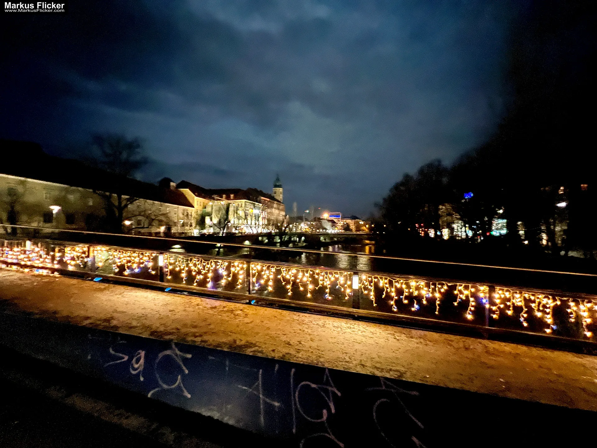 aWeihnachten Steirer Advent Weihnachtsbeleuchtung Graz Schlossberg