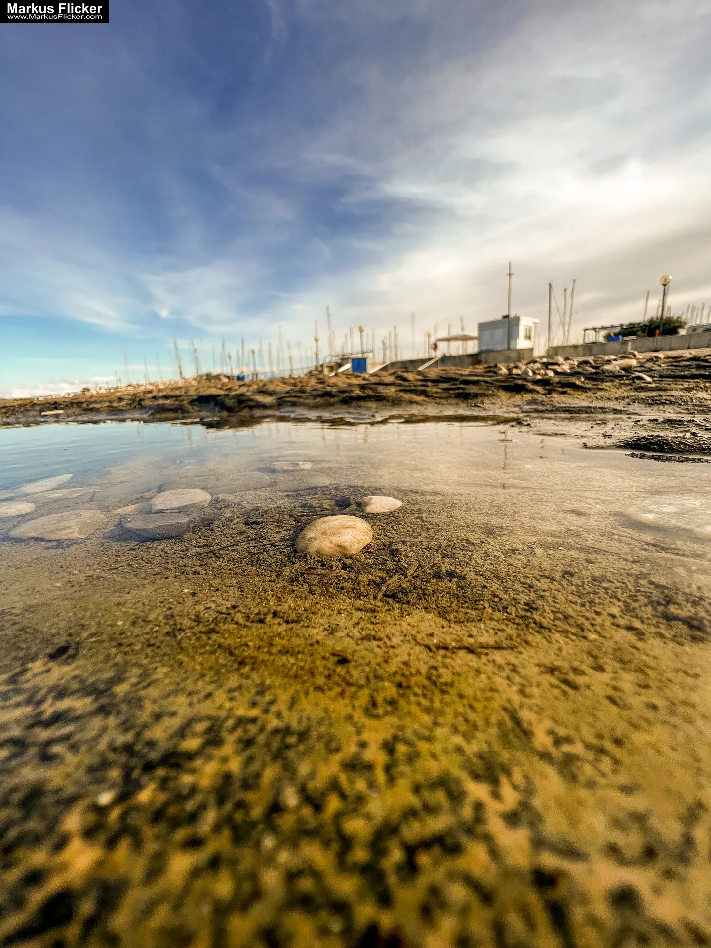 Spiegelung fotografieren und filmen am Meer mit dem Smartphone an der Adria. Fotografieren und Filmen mit dem Smartphone: Bessere Fotos und Videos mit dem Handy für Freizeit, Hobby und Business