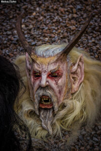 Vides Teufels Pass Perchten Krampus Fotoshooting im Steinbruch