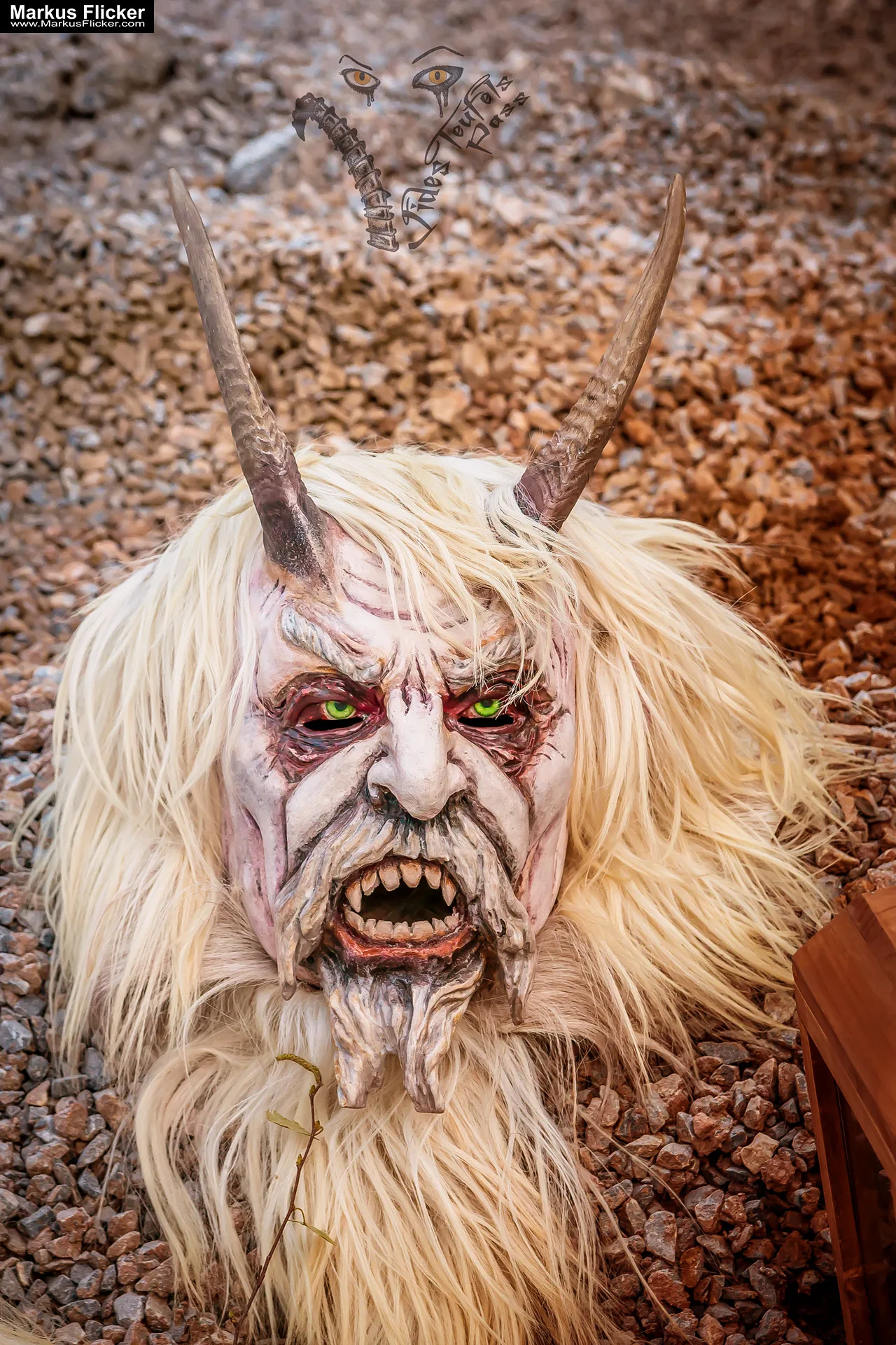 Vides Teufels Pass Perchten Krampus Fotoshooting im Steinbruch