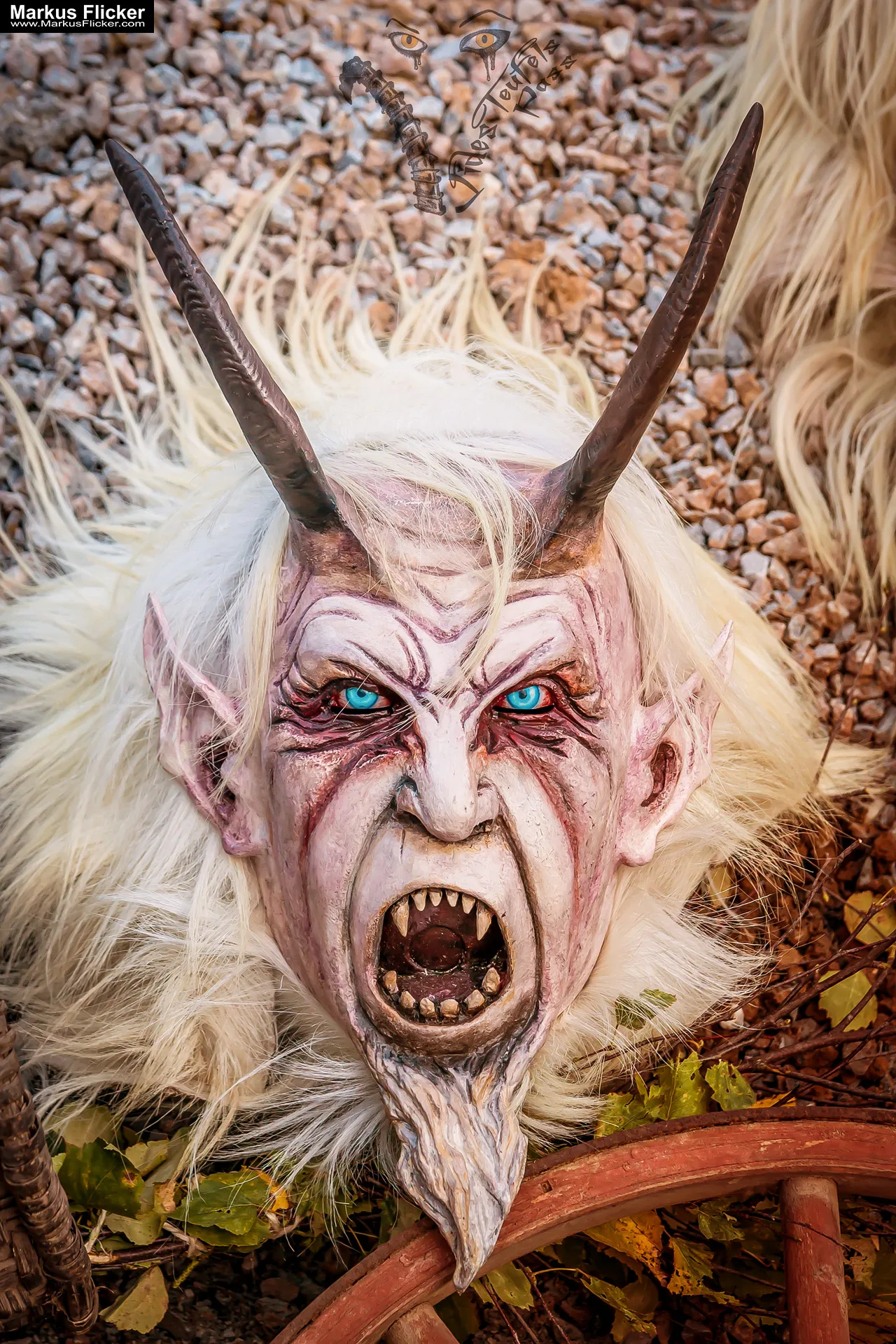 Vides Teufels Pass Perchten Krampus Fotoshooting im Steinbruch