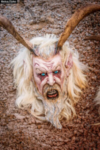 Vides Teufels Pass Perchten Krampus Fotoshooting im Steinbruch