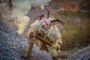 Vides Teufels Pass Perchten Krampus Fotoshooting im Steinbruch