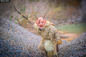 Vides Teufels Pass Perchten Krampus Fotoshooting im Steinbruch