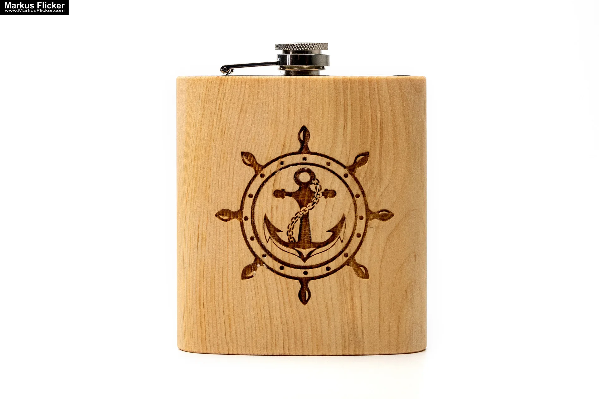 GM-Strantz Zirbenmanufaktur Produktfotografie #alleszirbe Zirbenholz Produkte Spirituosen Holzprodukte Wohlfühlprodukte