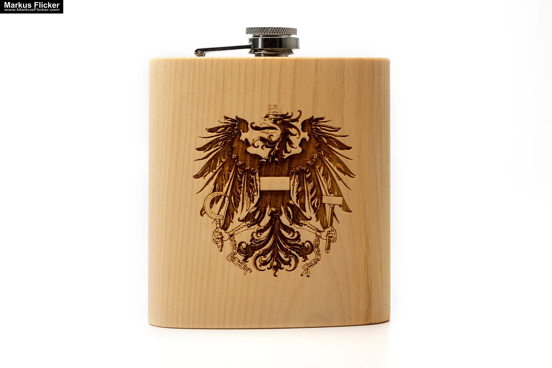 GM-Strantz Zirbenmanufaktur Produktfotografie #alleszirbe Zirbenholz Produkte Spirituosen Holzprodukte Wohlfühlprodukte