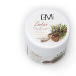 GM-Strantz Zirbenmanufaktur Produktfotografie #alleszirbe Zirbenholz Produkte Spirituosen Holzprodukte Wohlfühlprodukte