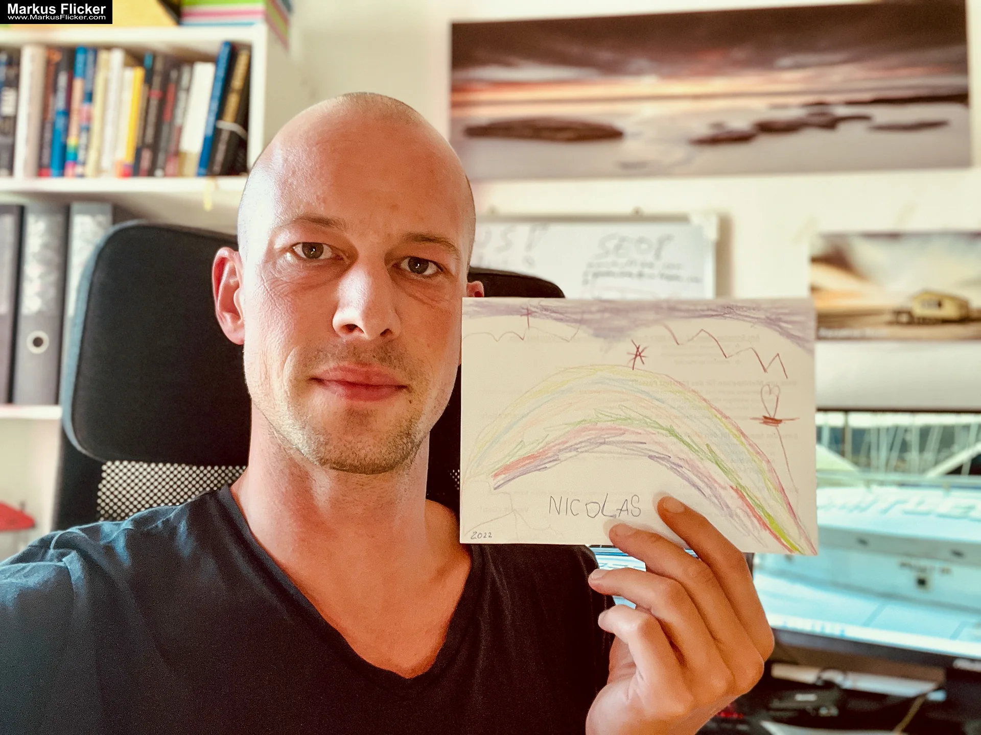 Mehr über den Artikel erfahren Nicolas hat mir ein Bild gemalt. Kinderfotos und -videos auf Social Media 3 Positive Aspekte