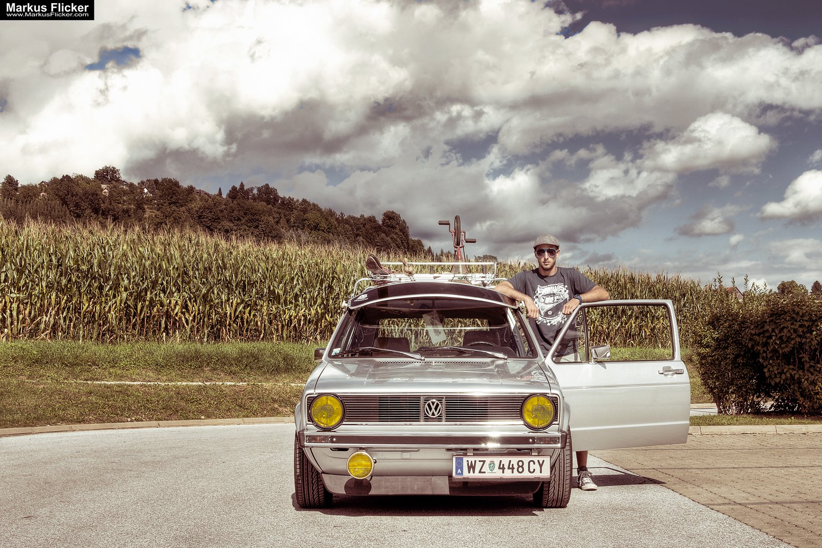 Restaurierte Schönheit: VW Golf Oldtimer Car Photography HDR Look. Zeitreise auf Rädern: Ein fotografischer Tribut an den VW Golf 1 Oldtimer. 20 Tipps zur Oldtimer Fotografie