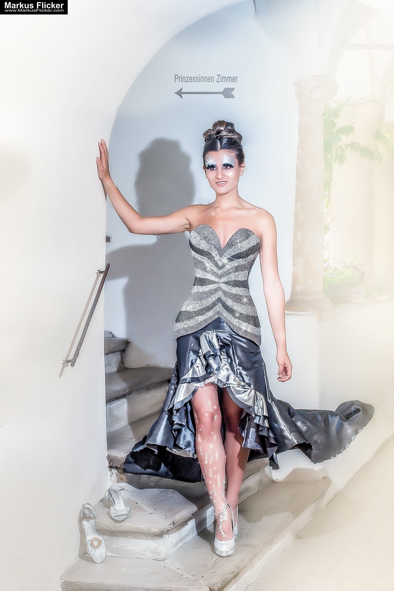 Die zertanzten Schuhe Photoshop Bildbearbeitung und Fotoprojekt Designer Kleider LS Design und Astrid Trummer