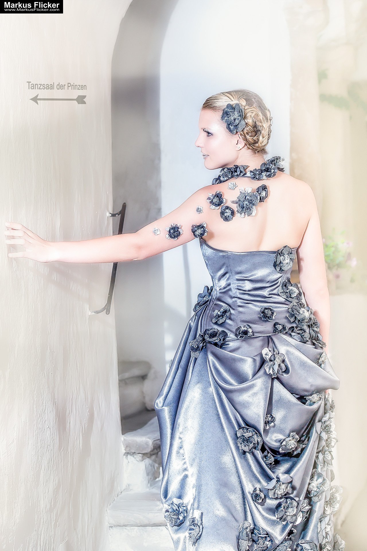 Die zertanzten Schuhe Photoshop Bildbearbeitung und Fotoprojekt Designer Kleider LS Design und Astrid Trummer