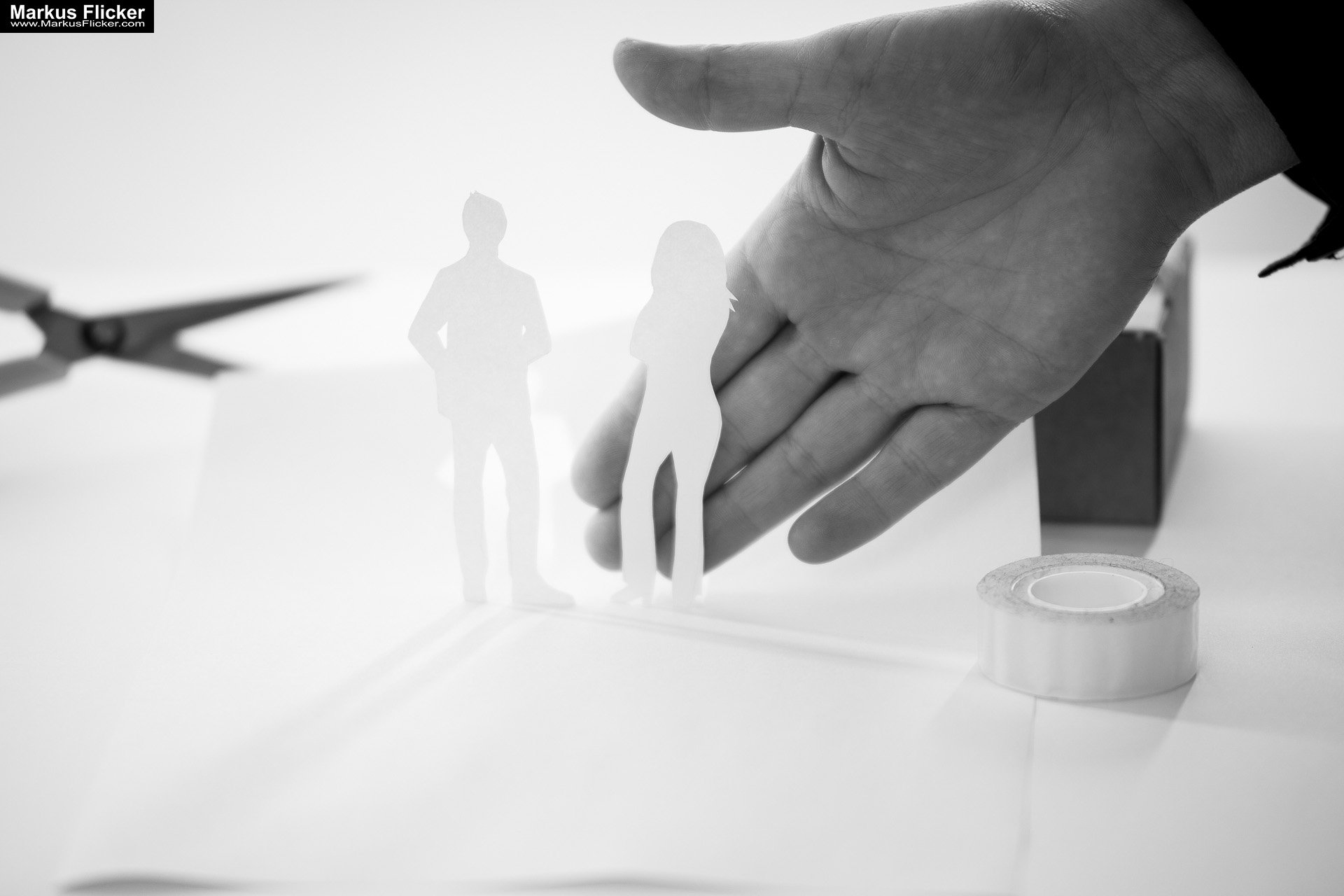 Kreative Fotomotive mit Papier durch Licht und Schatten