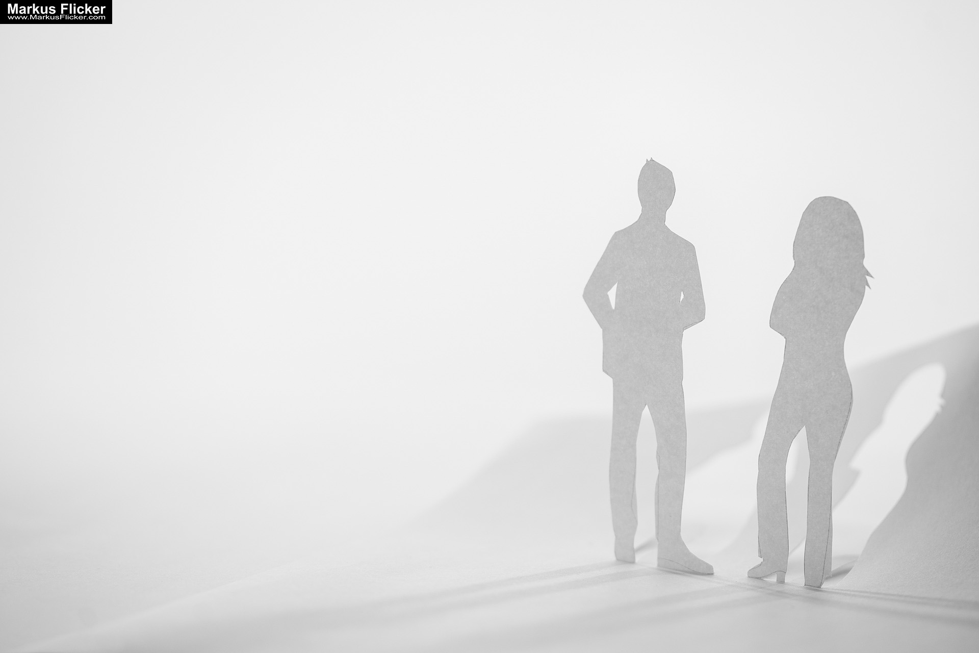 Kreative Fotomotive mit Papier durch Licht und Schatten