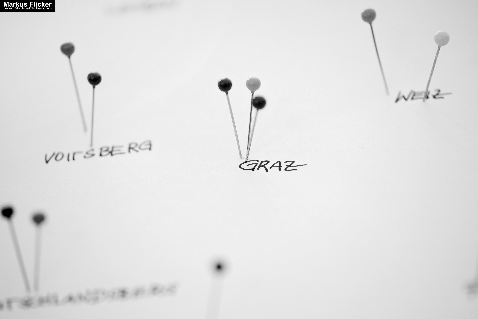 Kreative Fotomotive mit Papier durch Licht und Schatten