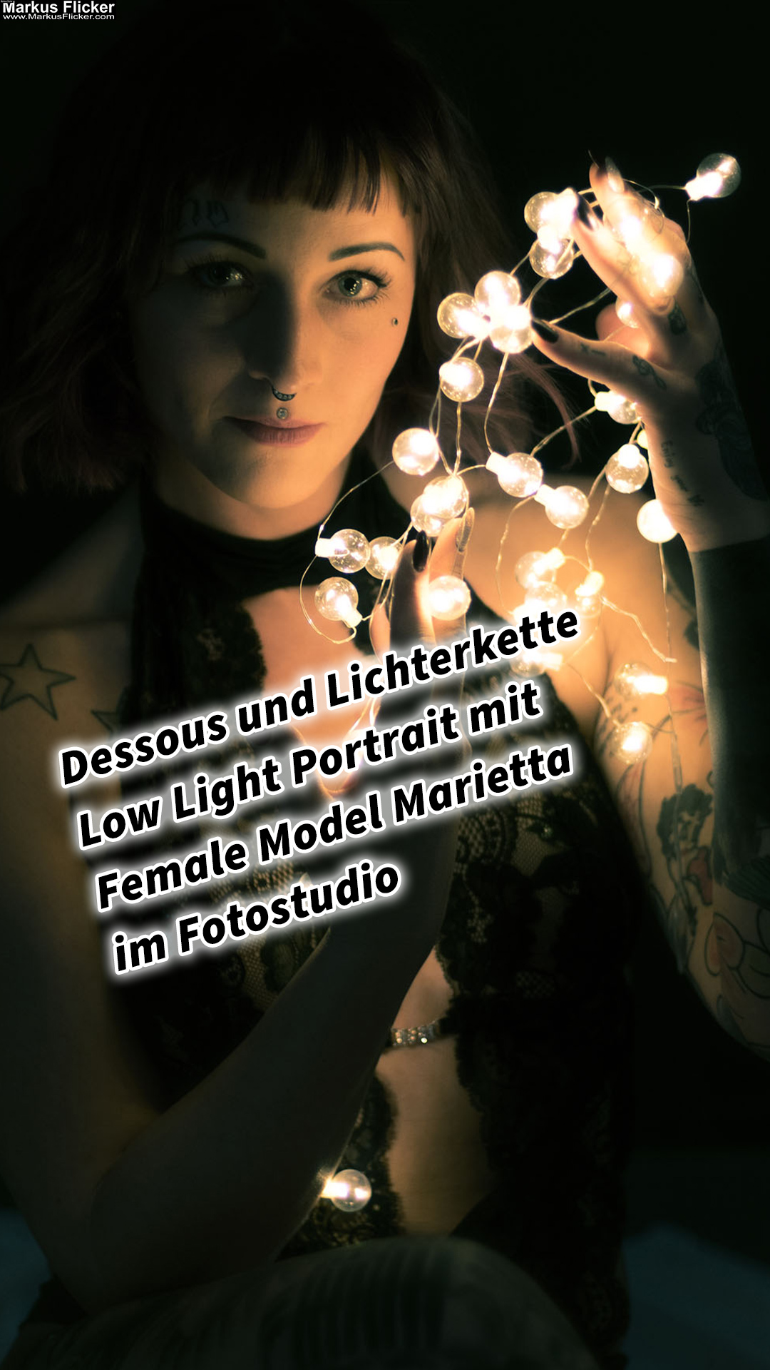 Dessous und Lichterkette Low Light Portrait mit Female Model Marietta im Fotostudio