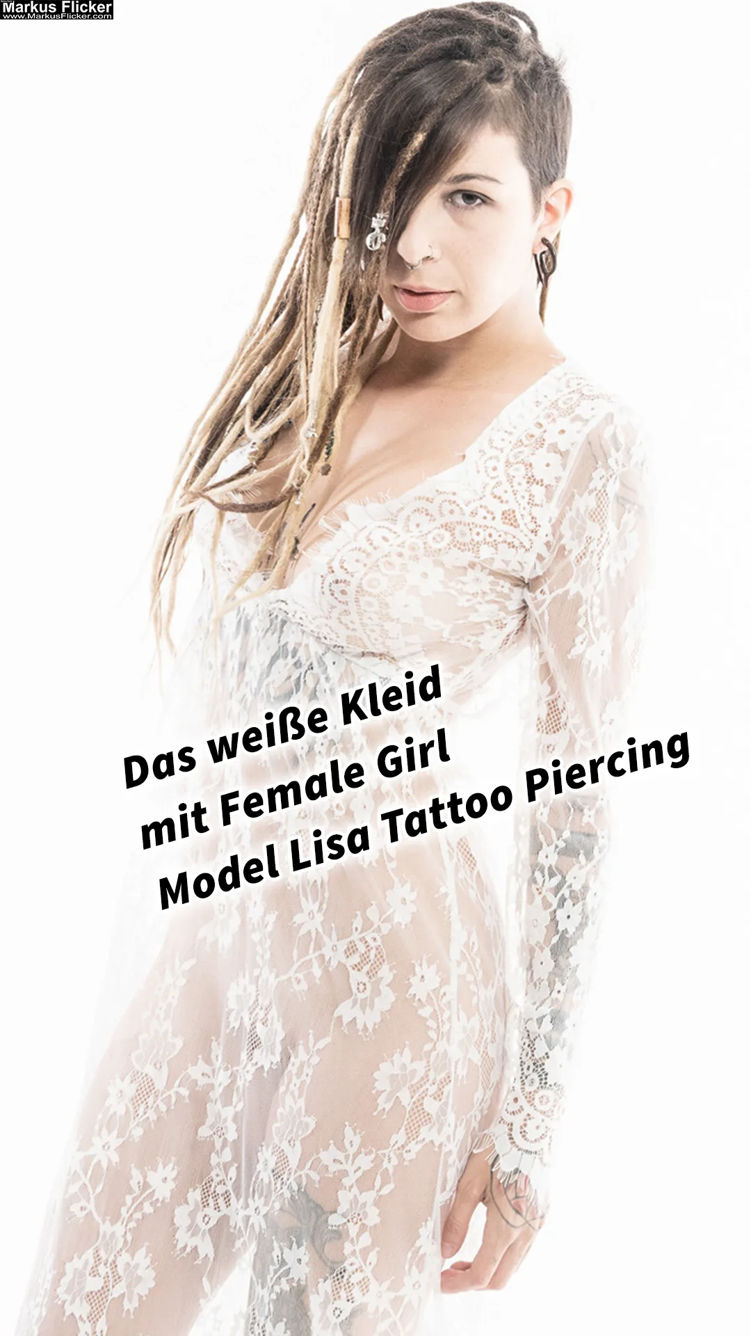 Mehr über den Artikel erfahren Das weiße Kleid mit Female Girl Model Lisa Tattoo Piercing inkl. 37 Fototipps und Bildideen