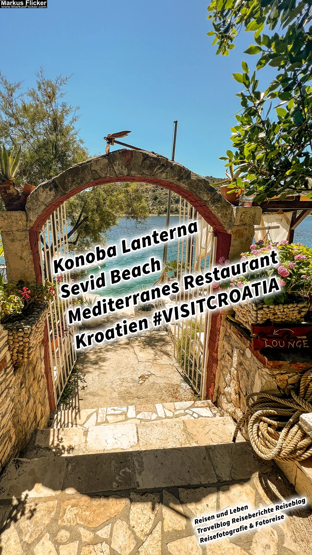 Mehr über den Artikel erfahren Konoba Lanterna Plaža Sevid Beach Mediterranes Restaurant Strand in einer Bucht in Kroatien #VISITCROATIA
