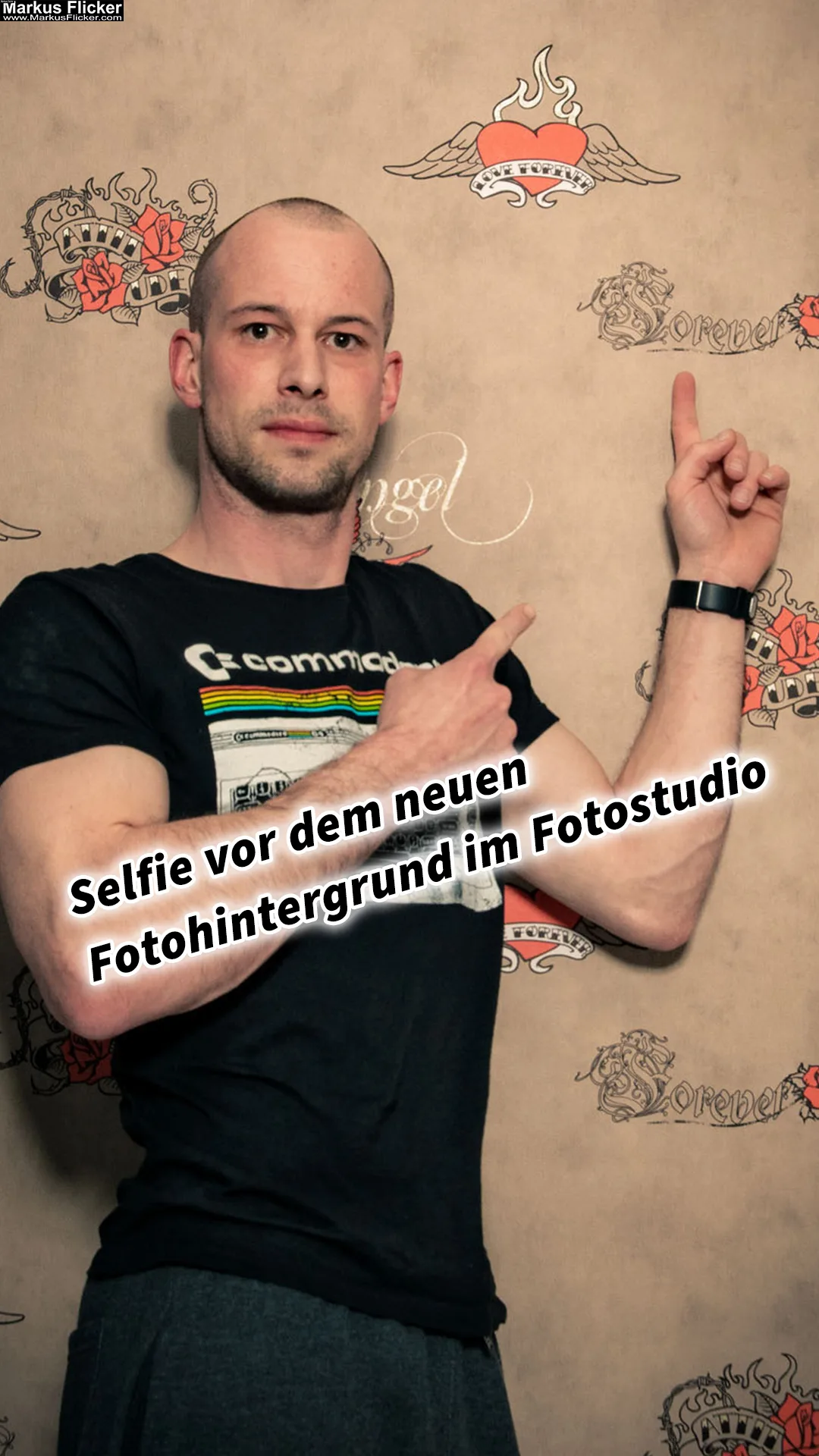 Du betrachtest gerade Selfie Portrait vor dem neuen Fotohintergrund im Fotostudio inkl. 37 Foto und Video Tipps für Fotohintergrund im Studio